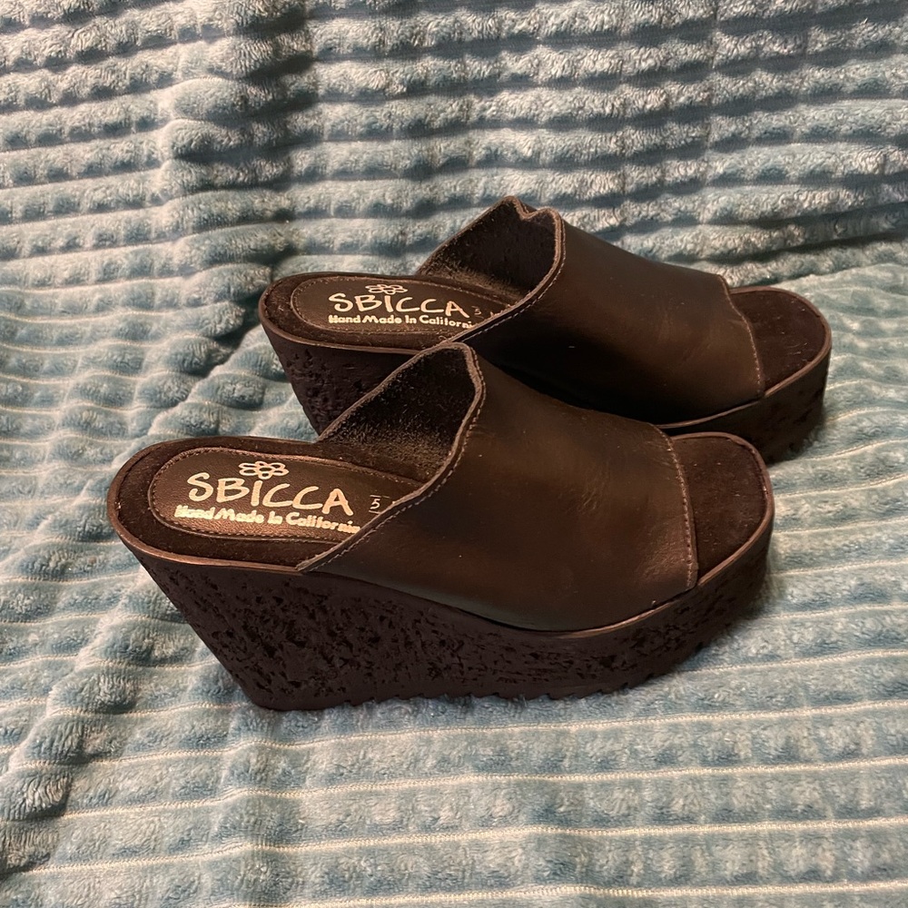Sbicca Black Platform Wedge Sandals